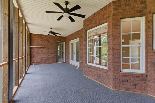 1013 Cabriolet Ct, Gallatin, TN 37066