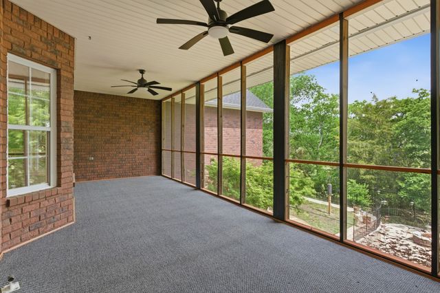 1013 Cabriolet Ct, Gallatin, TN 37066