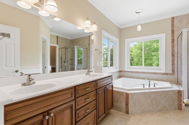 1013 Cabriolet Ct, Gallatin, TN 37066
