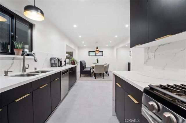 2428 Glyndon Avenue, Venice, CA 90291