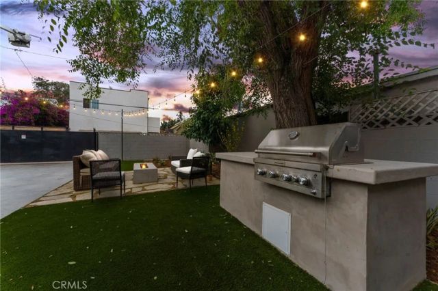 2428 Glyndon Avenue, Venice, CA 90291