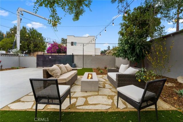 2428 Glyndon Avenue, Venice, CA 90291