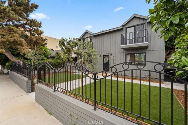 2428 Glyndon Avenue, Venice, CA 90291