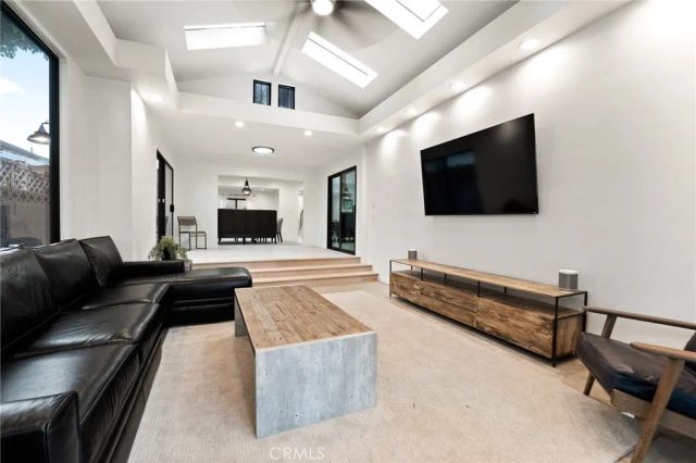 2428 Glyndon Avenue, Venice, CA 90291