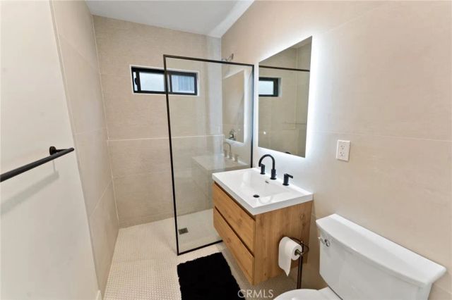 2428 Glyndon Avenue, Venice, CA 90291