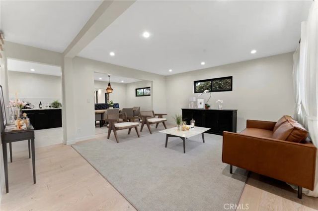 2428 Glyndon Avenue, Venice, CA 90291