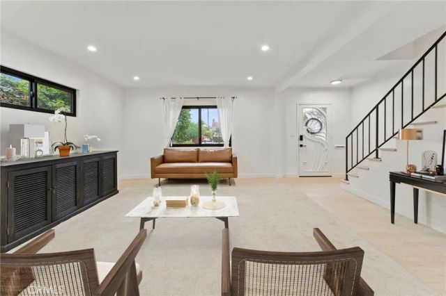 2428 Glyndon Avenue, Venice, CA 90291