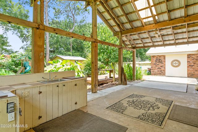 140 Orangewood Drive, Lafayette, LA 70503