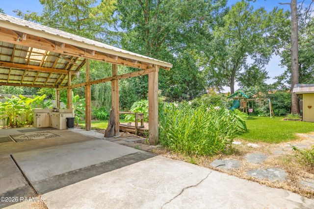 140 Orangewood Drive, Lafayette, LA 70503