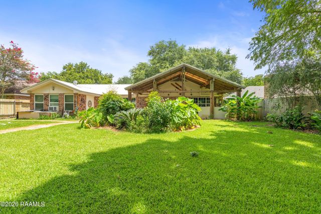 140 Orangewood Drive, Lafayette, LA 70503