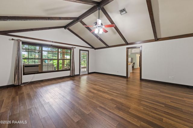 140 Orangewood Drive, Lafayette, LA 70503
