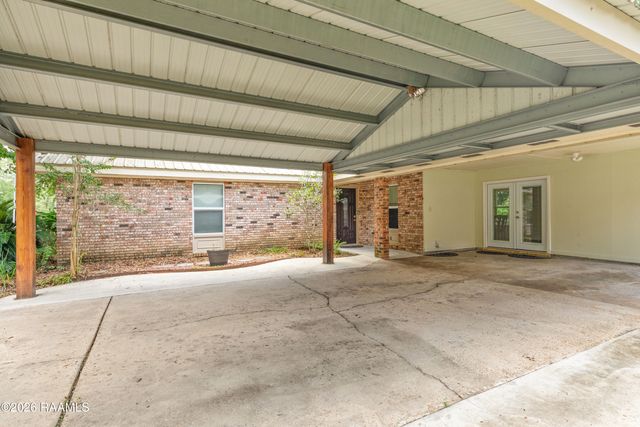 140 Orangewood Drive, Lafayette, LA 70503