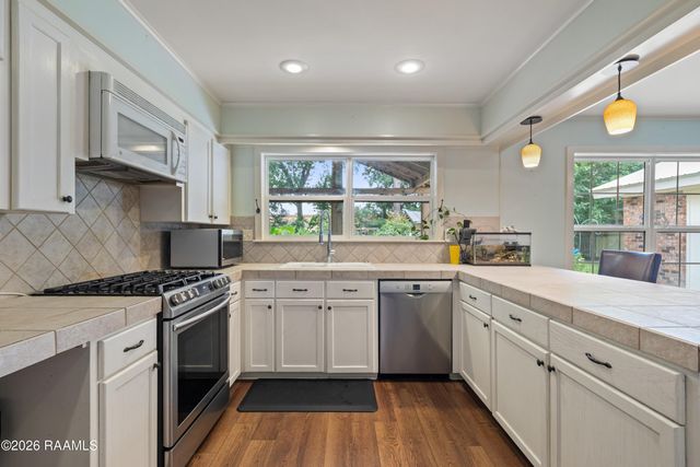 140 Orangewood Drive, Lafayette, LA 70503