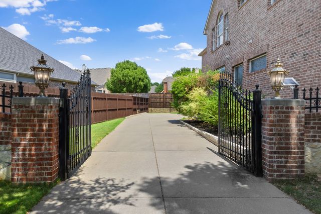 10624 Star Meadow Drive, Frisco, TX 75033