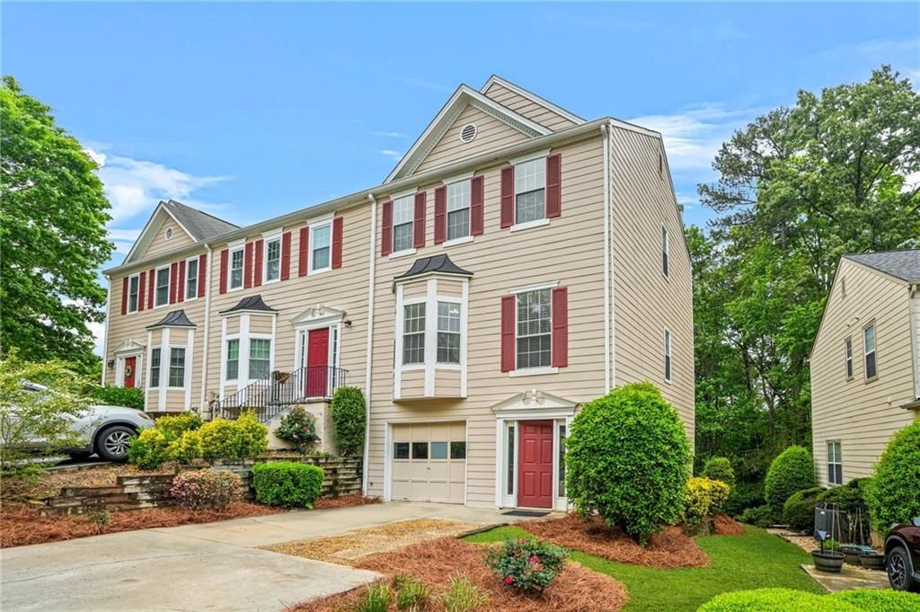 Image 1 of property listing at 2533 Summit Cove Drive, Duluth, GA 30097
