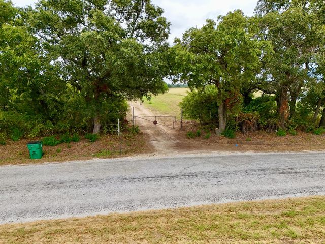 1479 Redbird Lane, Bowie, TX 76230