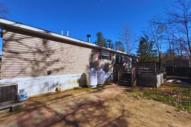 11 Page Street, Plymouth, NH 03264