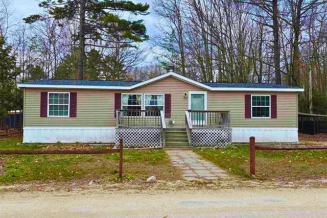 11 Page Street, Plymouth, NH 03264