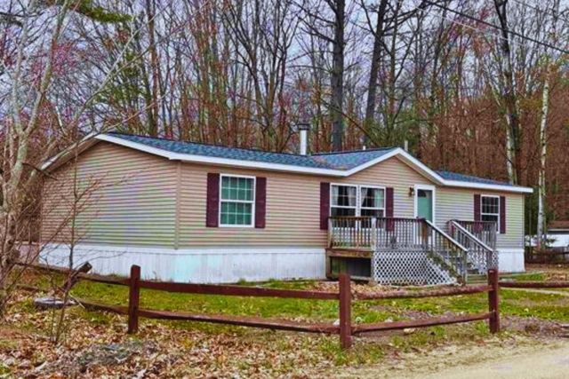 11 Page Street, Plymouth, NH 03264
