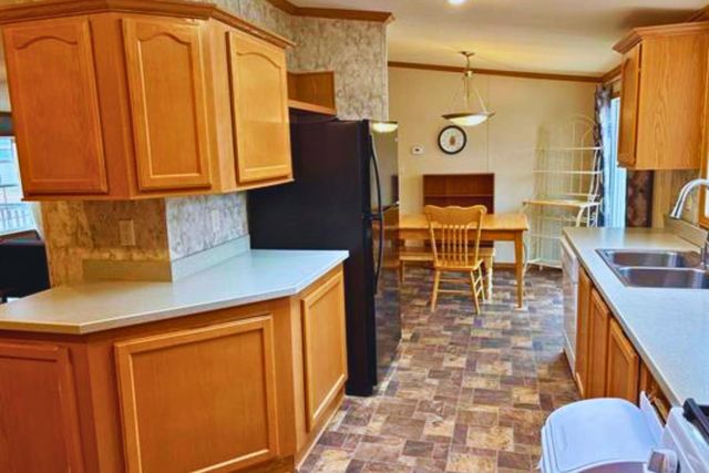 11 Page Street, Plymouth, NH 03264