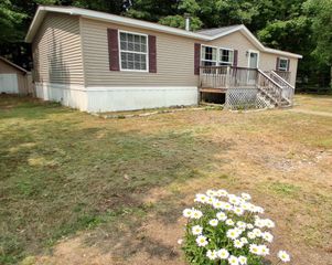11 Page Street, Plymouth, NH 03264