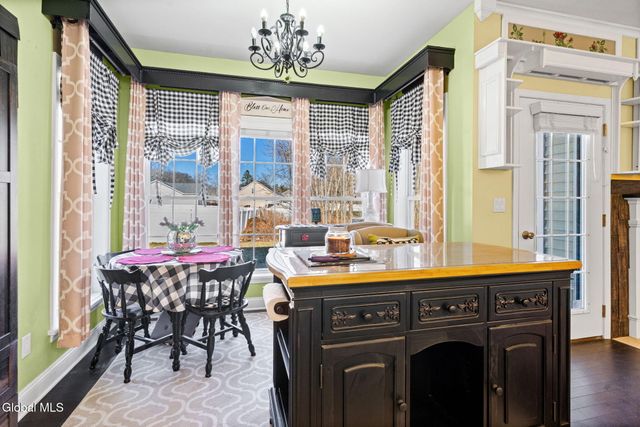 1000 Kings Road, Schenectady, NY 12303