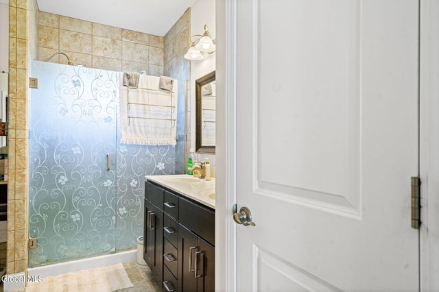 1000 Kings Road, Schenectady, NY 12303