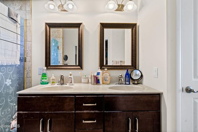 1000 Kings Road, Schenectady, NY 12303