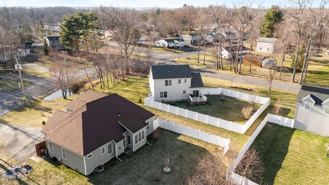 1000 Kings Road, Schenectady, NY 12303