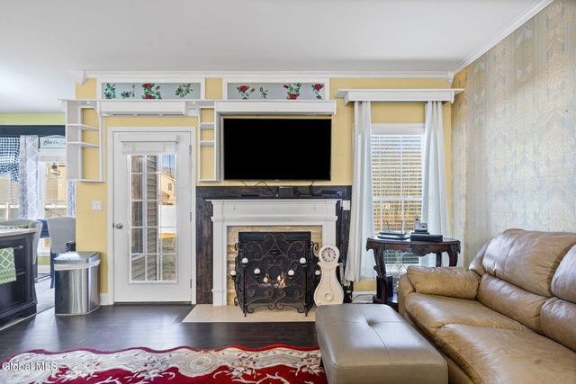 1000 Kings Road, Schenectady, NY 12303