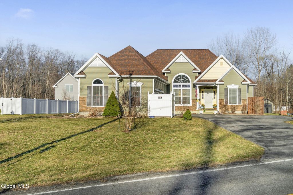 1000 Kings Road, Schenectady, NY 12303