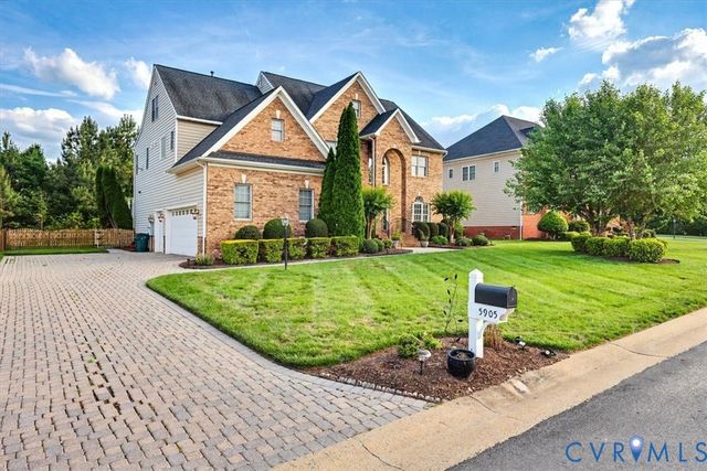 5905 Covington Hills Ln, Glen Allen, VA 23059
