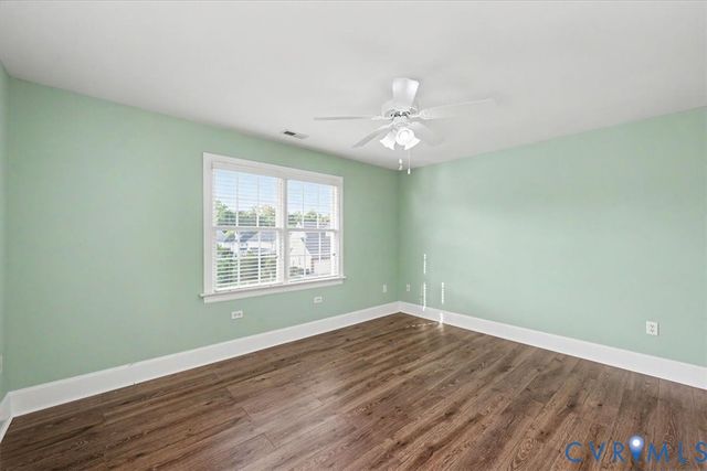 5905 Covington Hills Ln, Glen Allen, VA 23059
