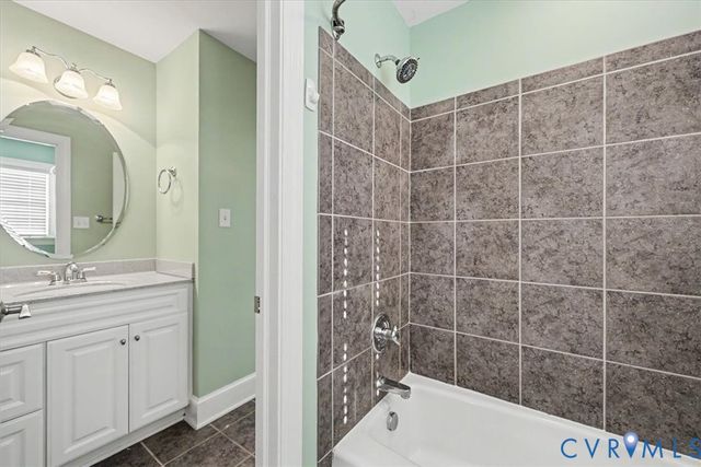 5905 Covington Hills Ln, Glen Allen, VA 23059