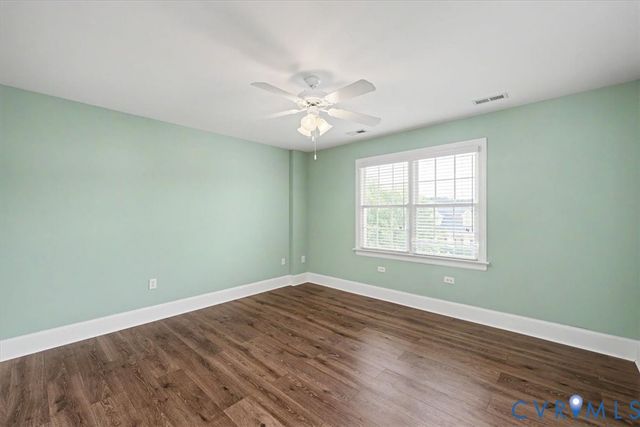5905 Covington Hills Ln, Glen Allen, VA 23059