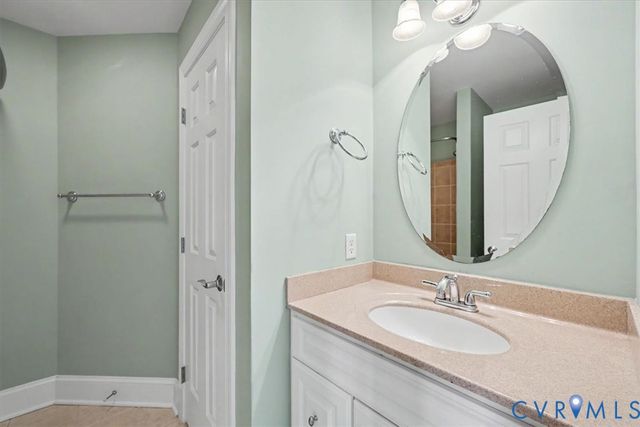 5905 Covington Hills Ln, Glen Allen, VA 23059