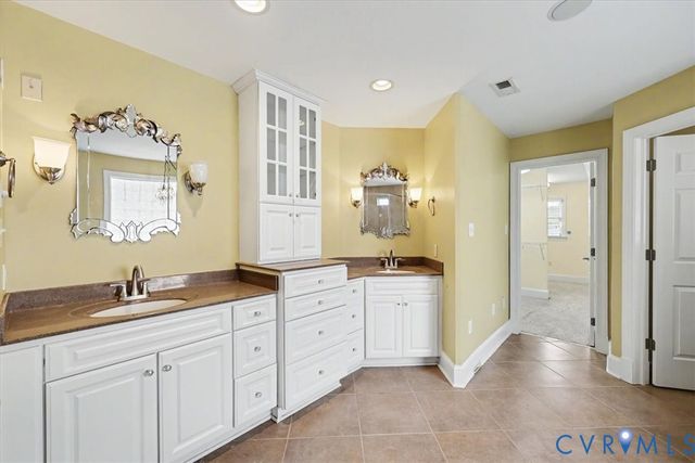 5905 Covington Hills Ln, Glen Allen, VA 23059