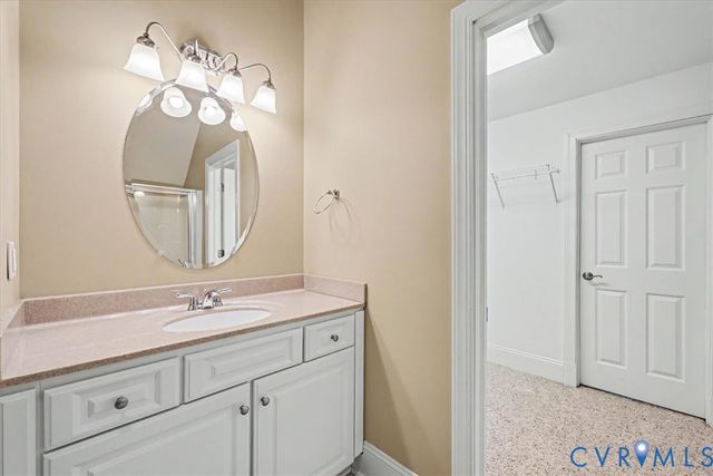5905 Covington Hills Ln, Glen Allen, VA 23059