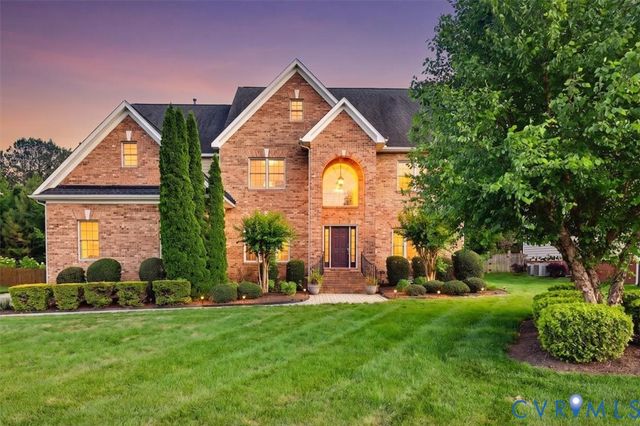 5905 Covington Hills Ln, Glen Allen, VA 23059