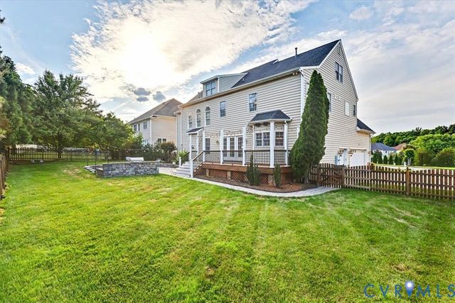 5905 Covington Hills Ln, Glen Allen, VA 23059