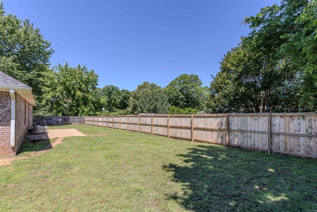 405 Parkway Avenue, Morrilton, AR 72110
