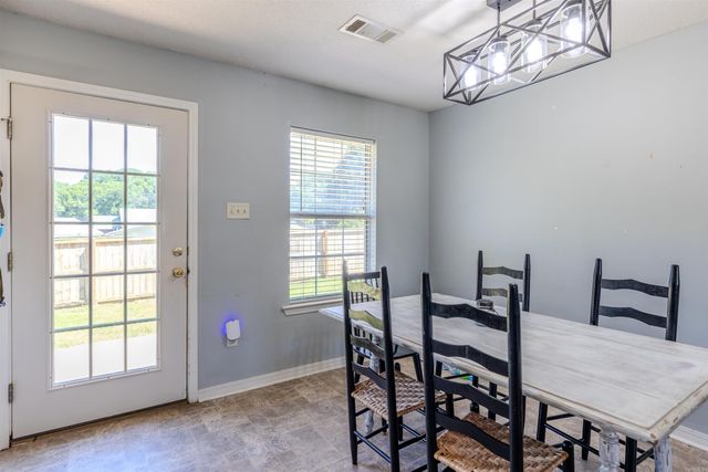 405 Parkway Avenue, Morrilton, AR 72110