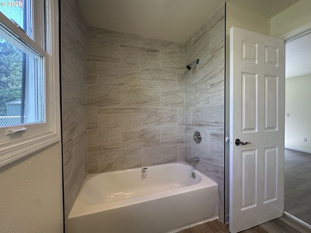 16720 Se CLINTON St, Portland, OR 97236