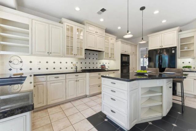 12634 Intermezzo Way, San Diego, CA 92130