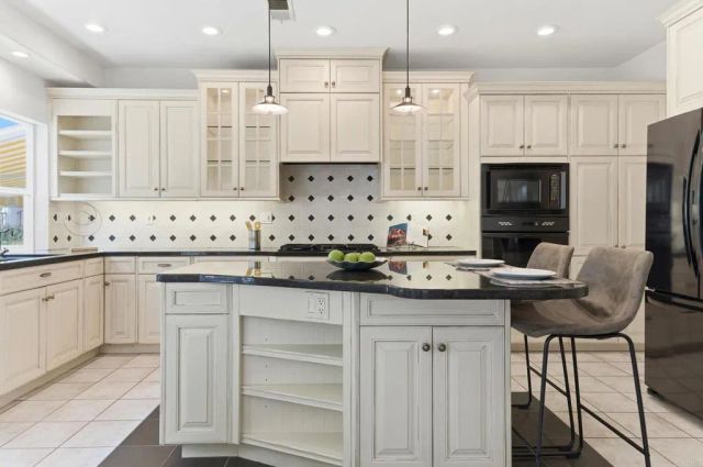 12634 Intermezzo Way, San Diego, CA 92130