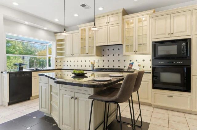 12634 Intermezzo Way, San Diego, CA 92130