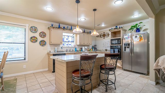 1407 Cheyenne Trail, Granbury, TX 76048