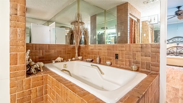 1407 Cheyenne Trail, Granbury, TX 76048