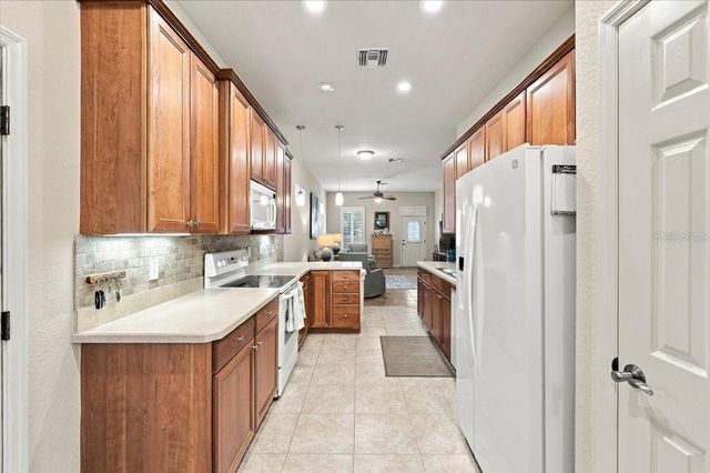 396 CRUISERS DRIVE, Polk City, FL 33868