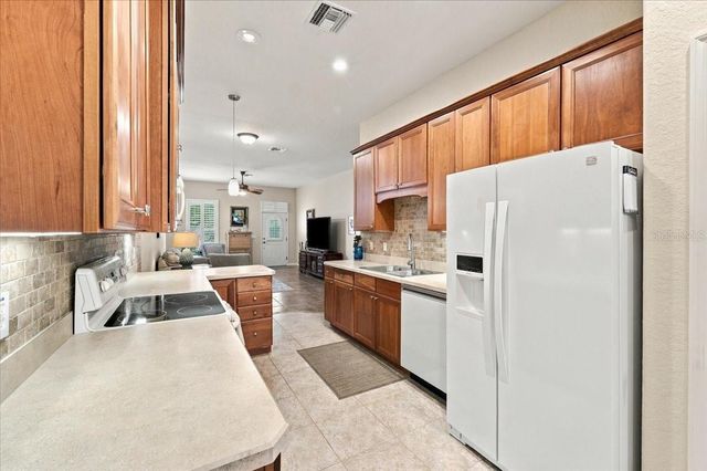 396 CRUISERS DRIVE, Polk City, FL 33868
